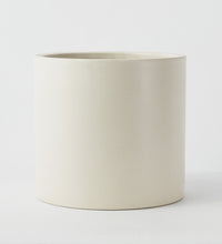 Oyster Earthenware 21cm Pot Image